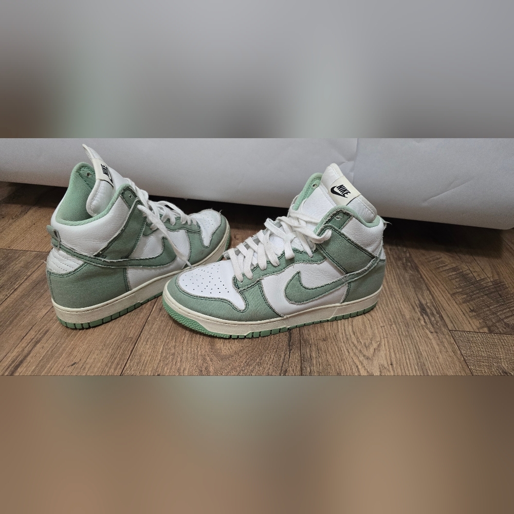 Nike Green and White High-Top Sneakers